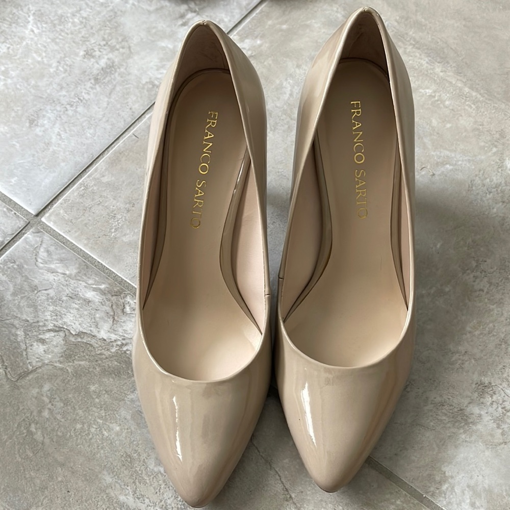 Beautiful in excellent condition Franco Sarto! beautiful Neutral color!